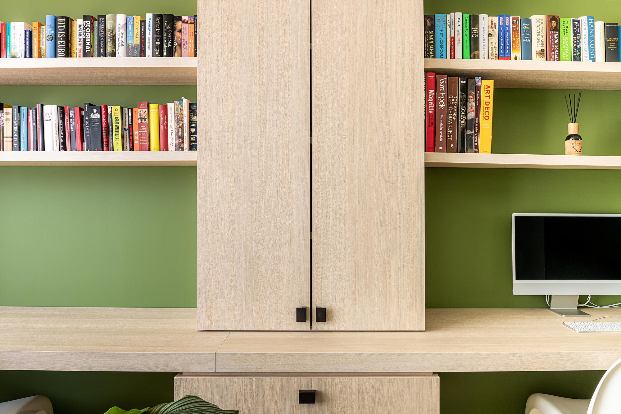 Inrichting bureau - maatwerk - interieurinrichting - marke kortrijk - timmer ateljé
