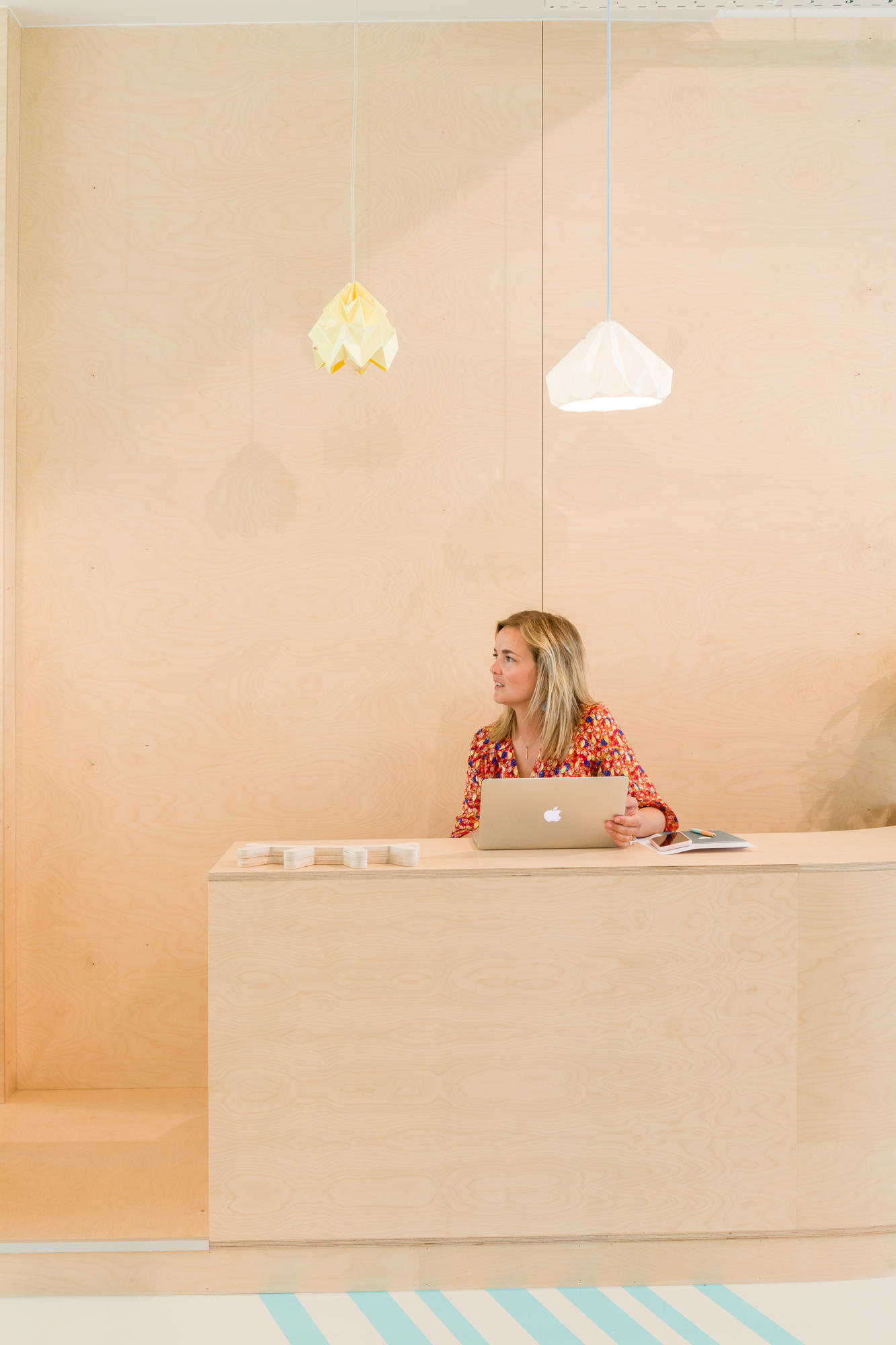 Winkelinrichting - interieur winkel op maat - maatwerk kledijwinkel - maatwerk kinderwinkel - interieurinrichting winkel - timmer ateljé - kortrijk marke