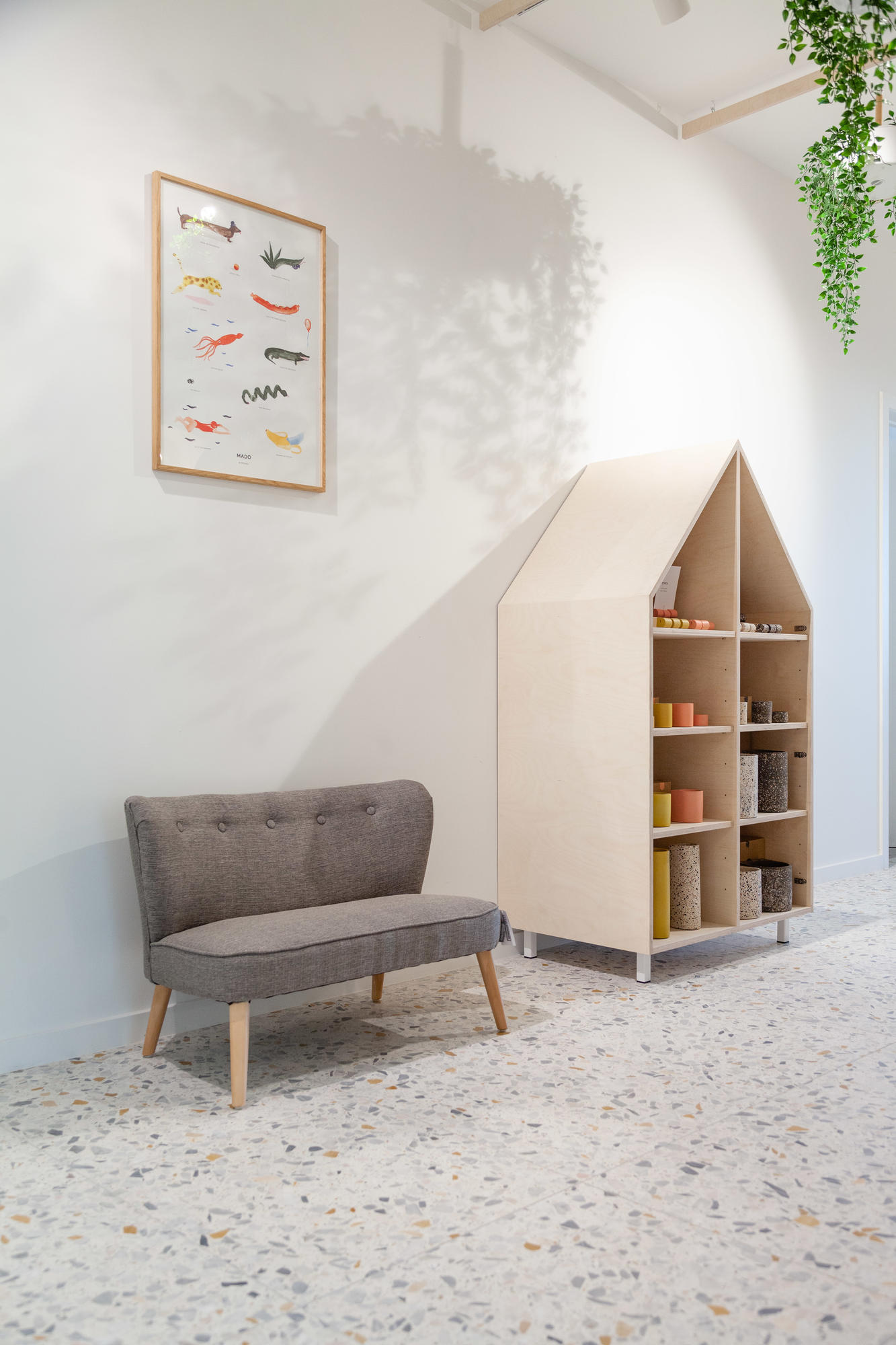 Winkelinrichting - interieur winkel op maat - maatwerk kledijwinkel - maatwerk kinderwinkel - interieurinrichting winkel - timmer ateljé - kortrijk marke