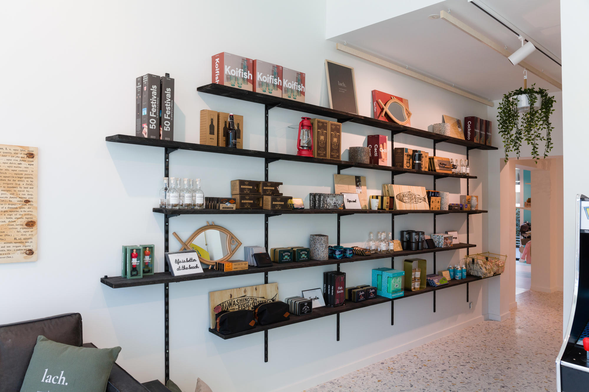 Winkelinrichting - interieur winkel op maat - maatwerk kledijwinkel - maatwerk kinderwinkel - interieurinrichting winkel - timmer ateljé - kortrijk marke