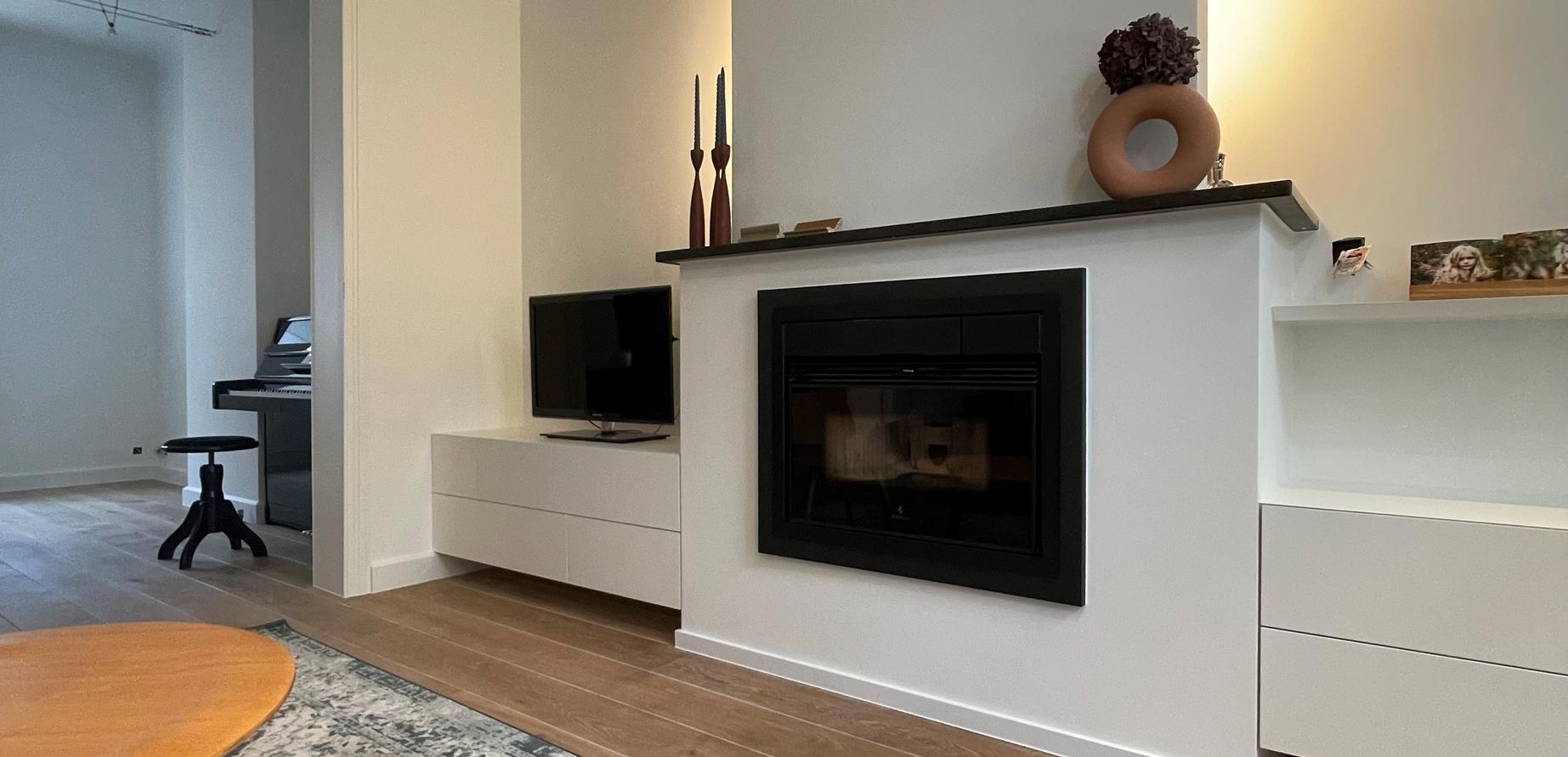 Inrichting woonkamer - haardbekleding - haardwand - maatwerk - timmer ateljé - marke kortrijk